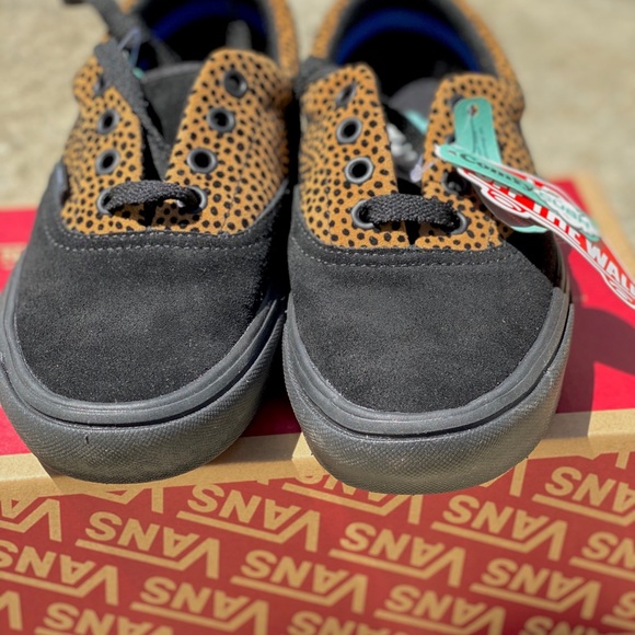 NEW Authentic Vans Shoes - Picture 4 of 4